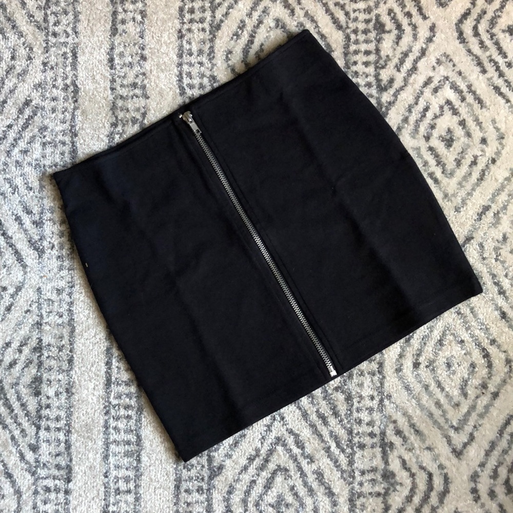Boutique Zipper Front Black Mini Skirt